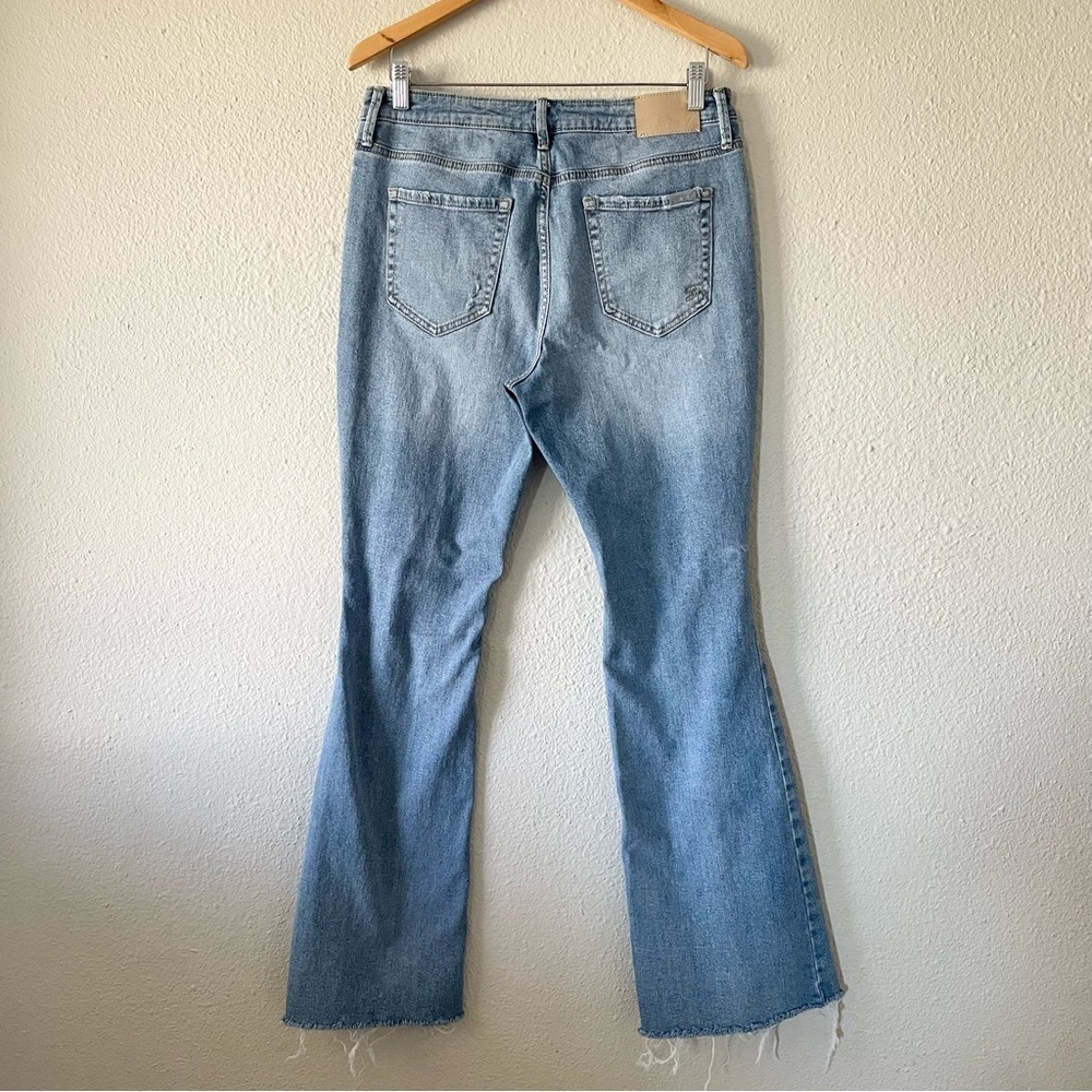 Seven7 Slim Flare Jeans Women’s 10 Blue Light Wash High Rise Ripped Boho Stretch - Picture 6 of 12